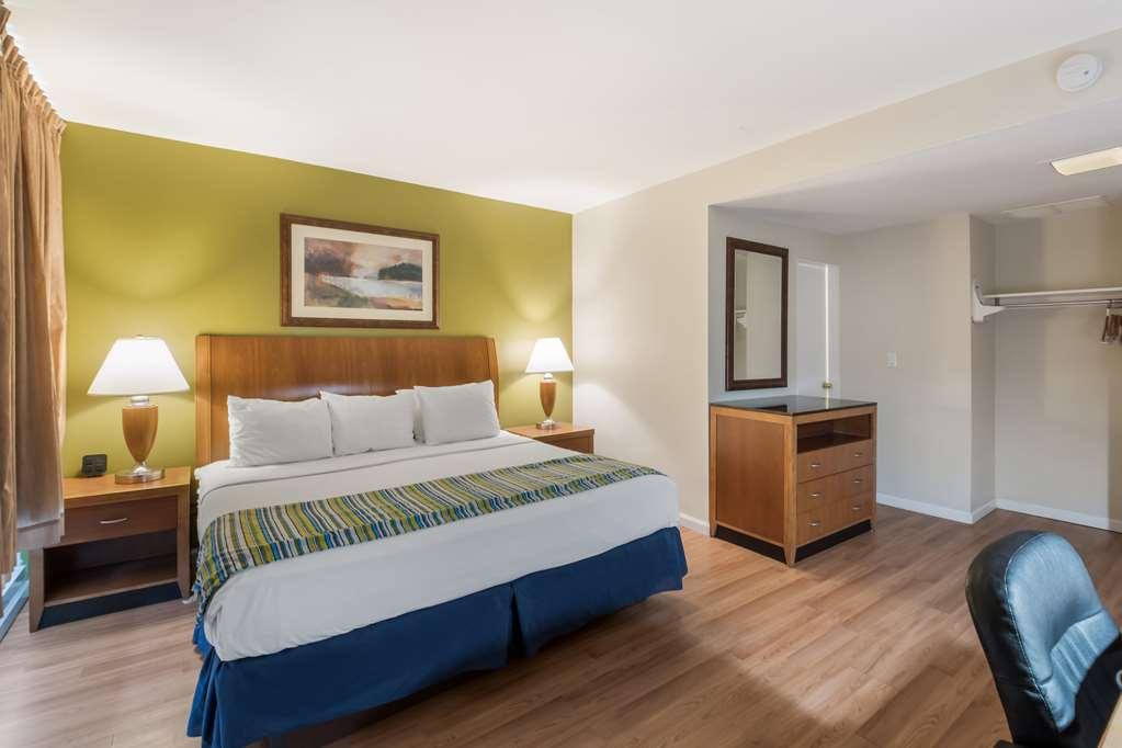Americas Best Value Inn-Painted Post Room photo